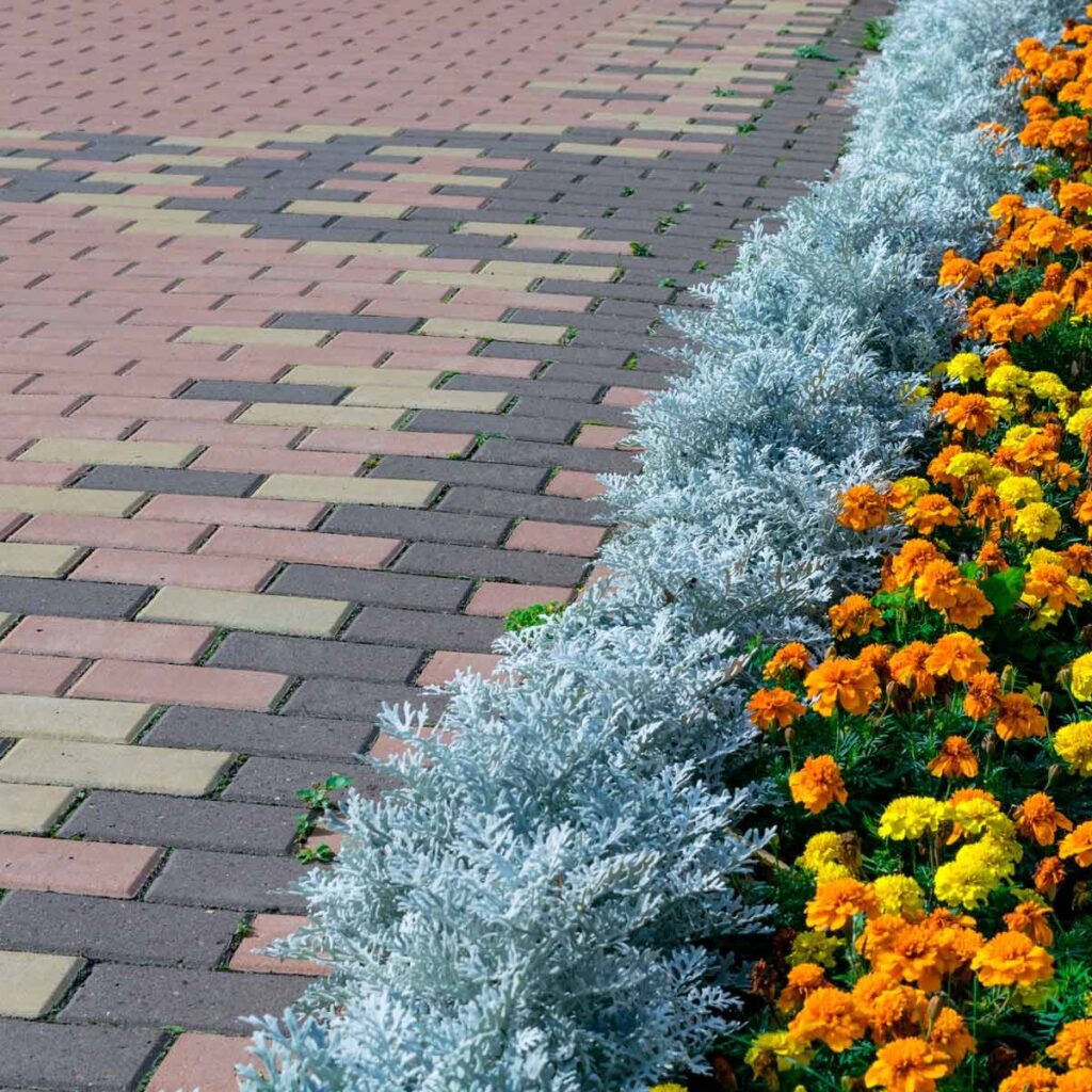 5 Landscaping Ideas For Driveways - FanScapingTastic